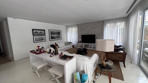 Casa de lujo en urbanización cerrada en Baleia Beach CA0283