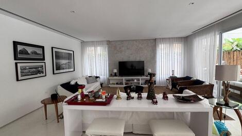 Casa de lujo en urbanización cerrada en Baleia Beach CA0283