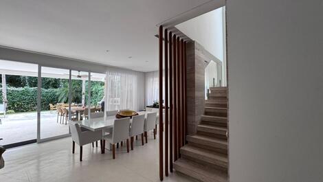 Casa de lujo en urbanización cerrada en Baleia Beach CA0283