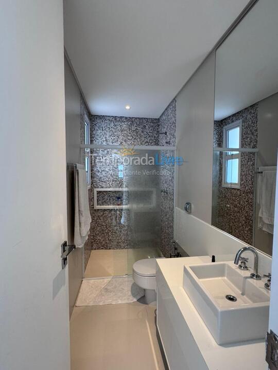 Casa para alquiler de vacaciones em São Sebastião (Praia da Baleia)