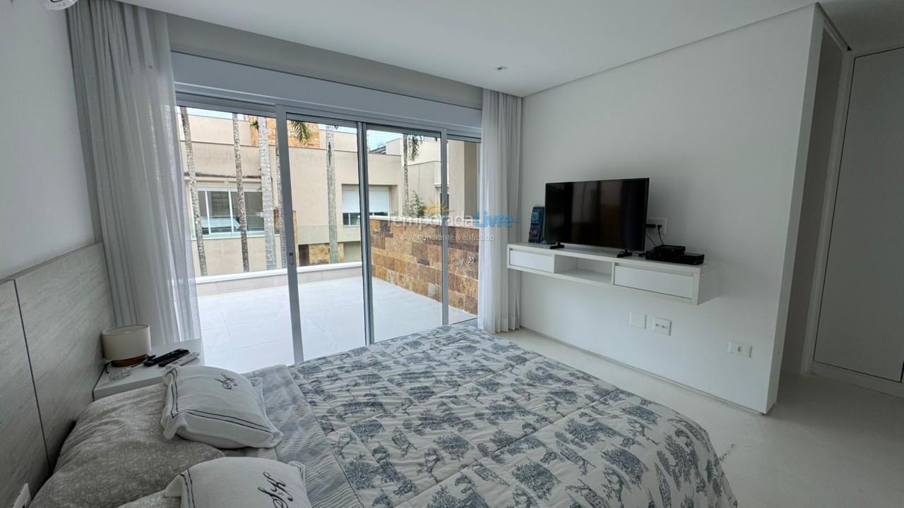 Casa para alquiler de vacaciones em São Sebastião (Praia da Baleia)