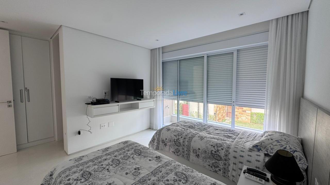 Casa para alquiler de vacaciones em São Sebastião (Praia da Baleia)