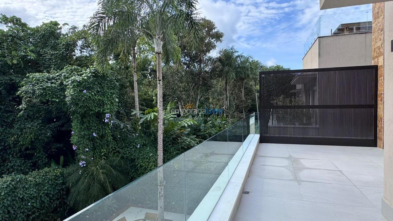 Casa para alquiler de vacaciones em São Sebastião (Praia da Baleia)