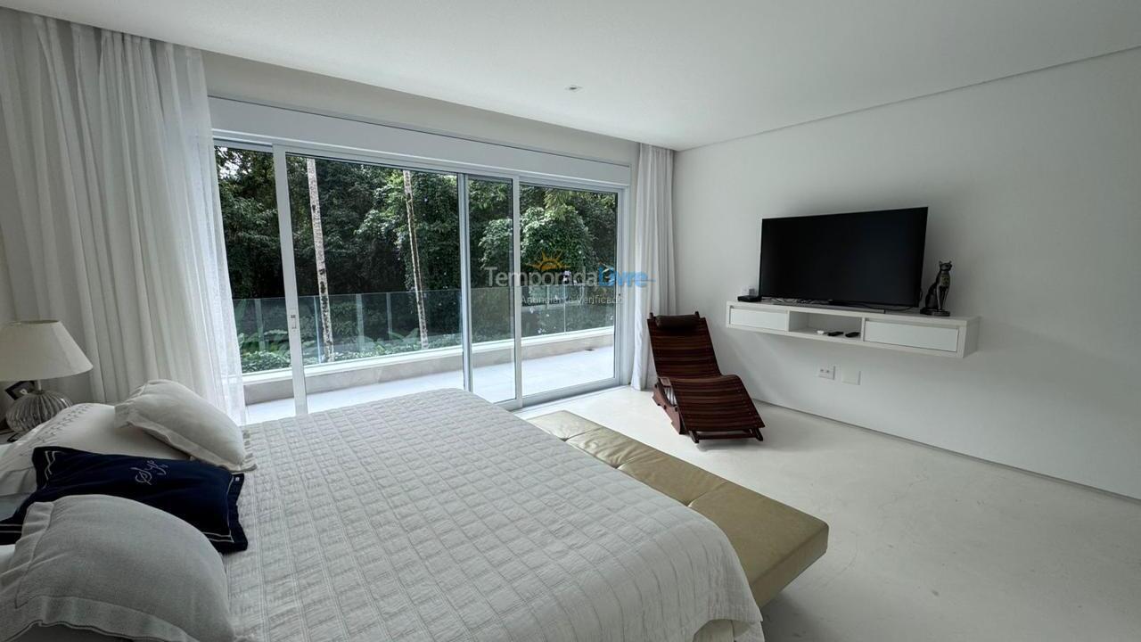 Casa para alquiler de vacaciones em São Sebastião (Praia da Baleia)