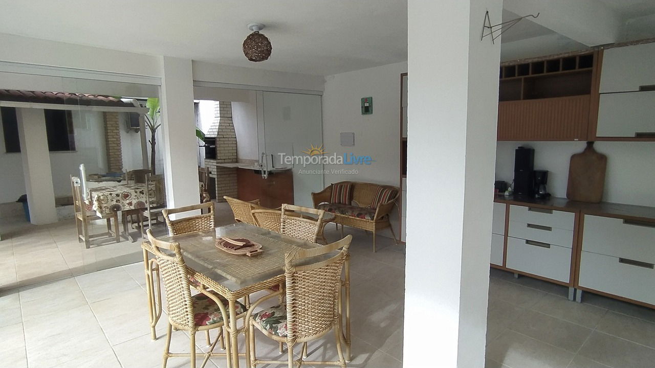 Casa para aluguel de temporada em Camaçari (Barra do Jacuípe)