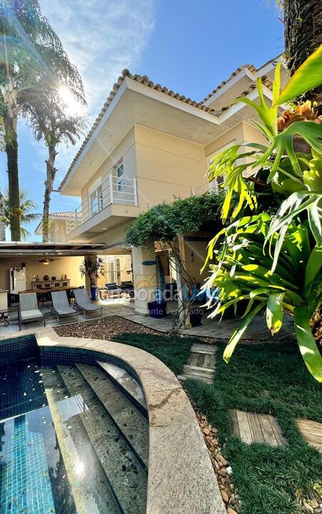 Casa para aluguel de temporada em São Sebastião (Praia da Baleia)
