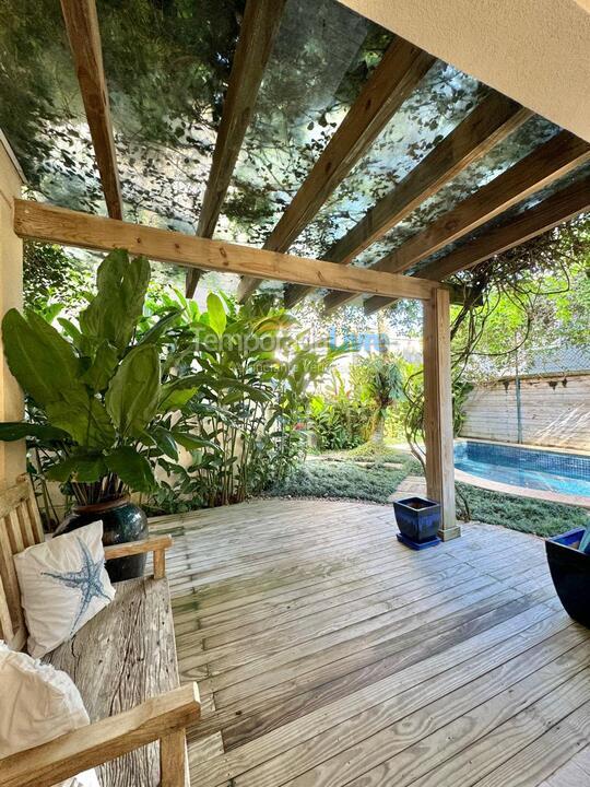 Casa para aluguel de temporada em São Sebastião (Praia da Baleia)