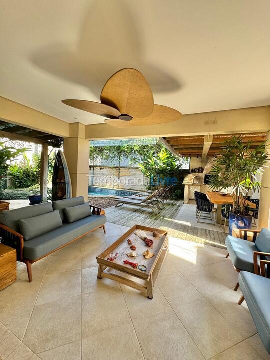 Casa para aluguel de temporada em São Sebastião (Praia da Baleia)