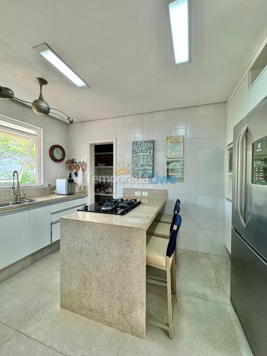 Casa para aluguel de temporada em São Sebastião (Praia da Baleia)