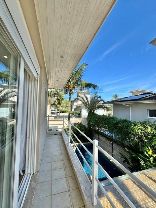 Casa para aluguel de temporada em São Sebastião (Praia da Baleia)