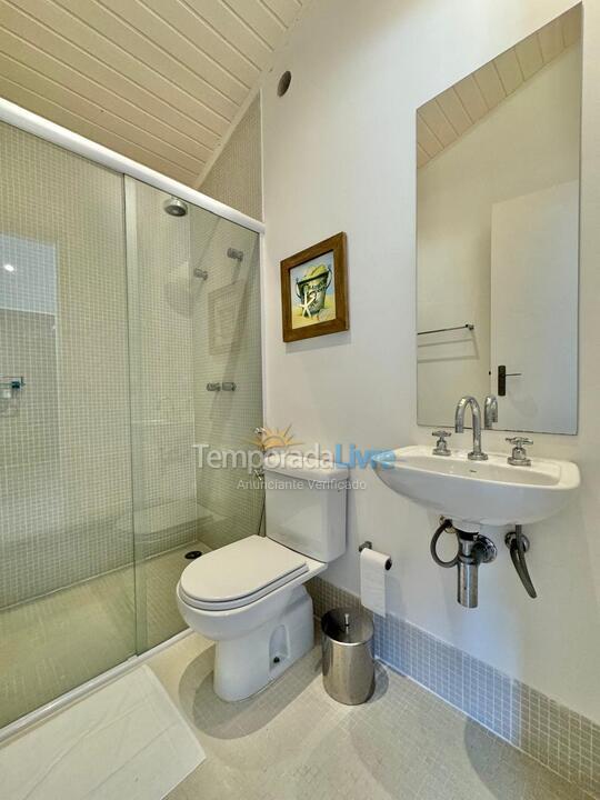 Casa para aluguel de temporada em São Sebastião (Praia da Baleia)