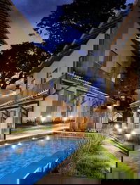 Piscina iluminada