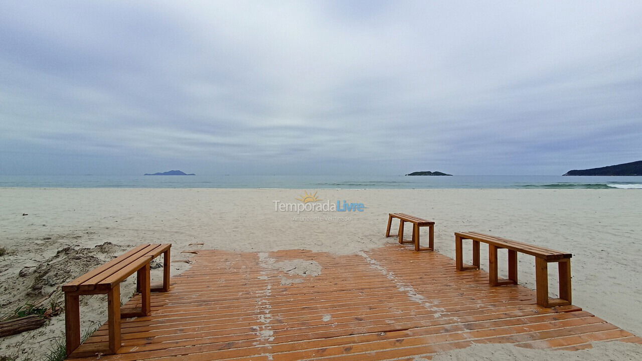 Casa para aluguel de temporada em Florianopolis (Praia dos Ingleses)