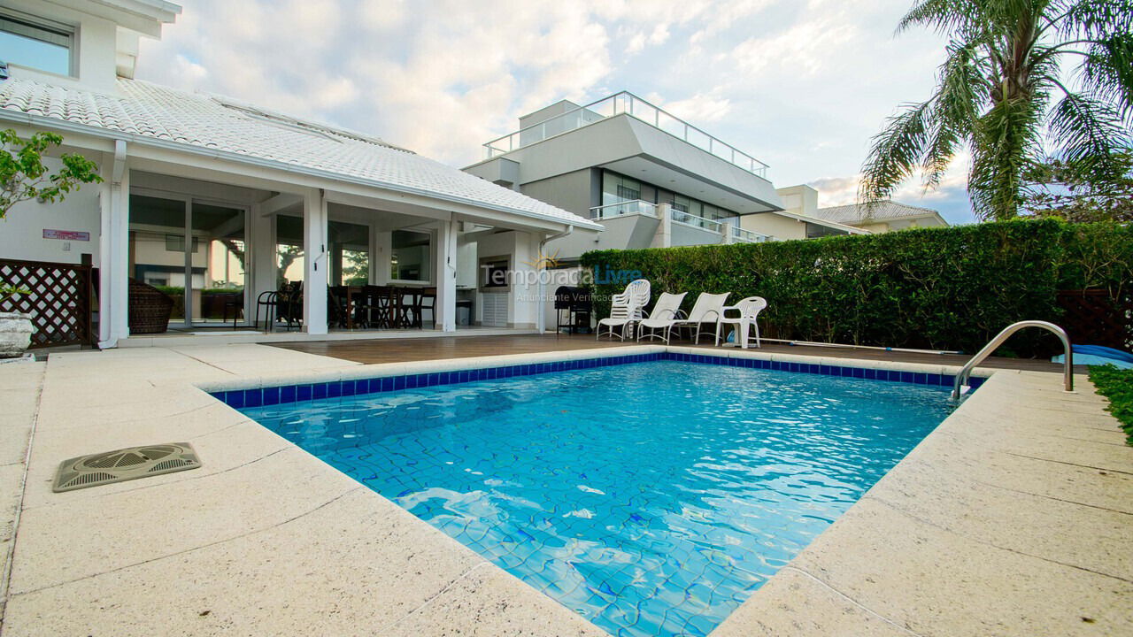House for vacation rental in Florianopolis (Jurerê Internacional)