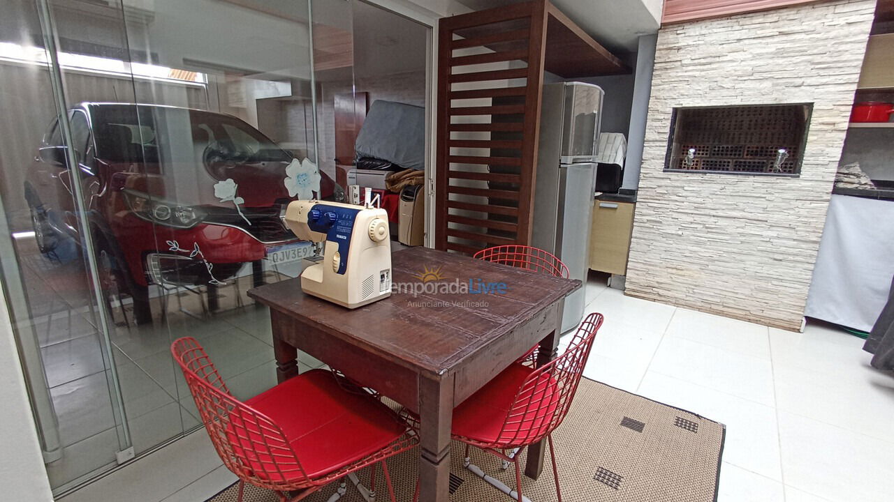 Casa para aluguel de temporada em Florianopolis (Praia dos Ingleses)
