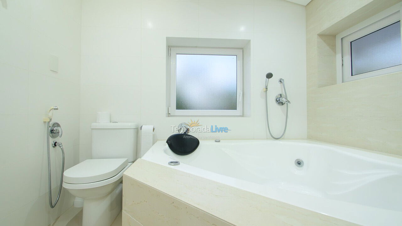 House for vacation rental in Florianopolis (Jurerê Internacional)