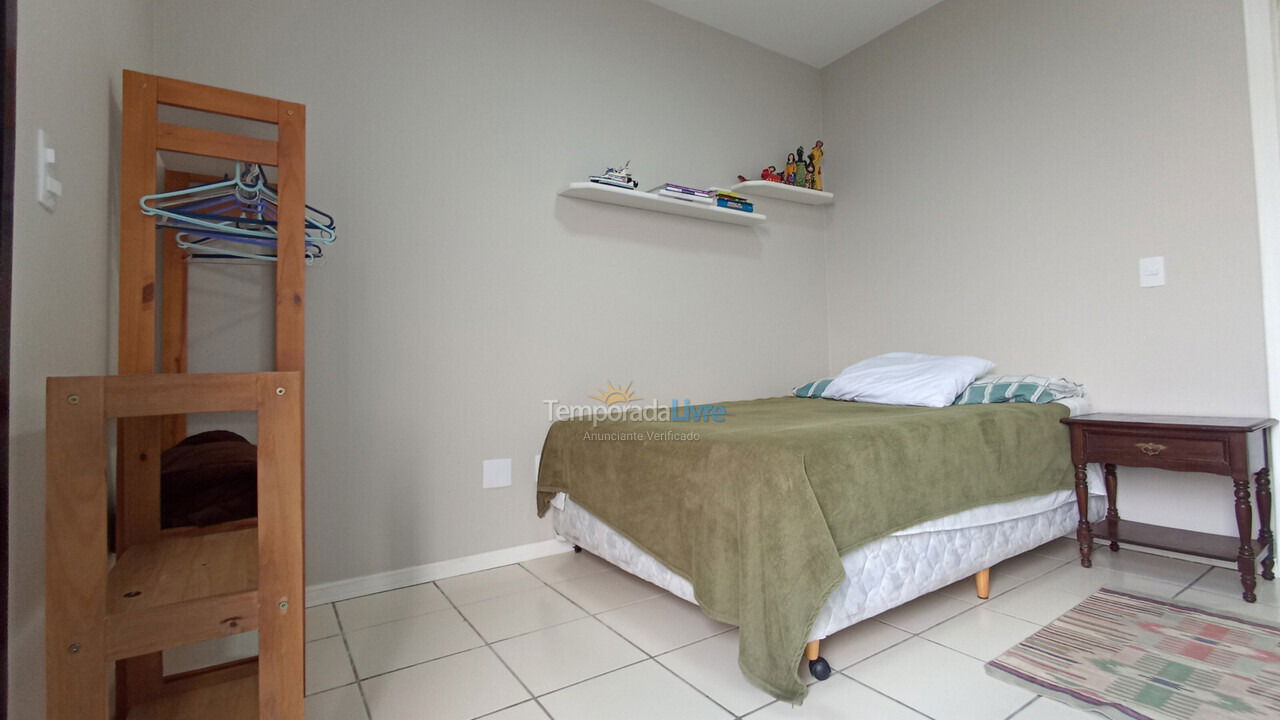 Apartamento para aluguel de temporada em Florianopolis (Praia dos Ingleses)