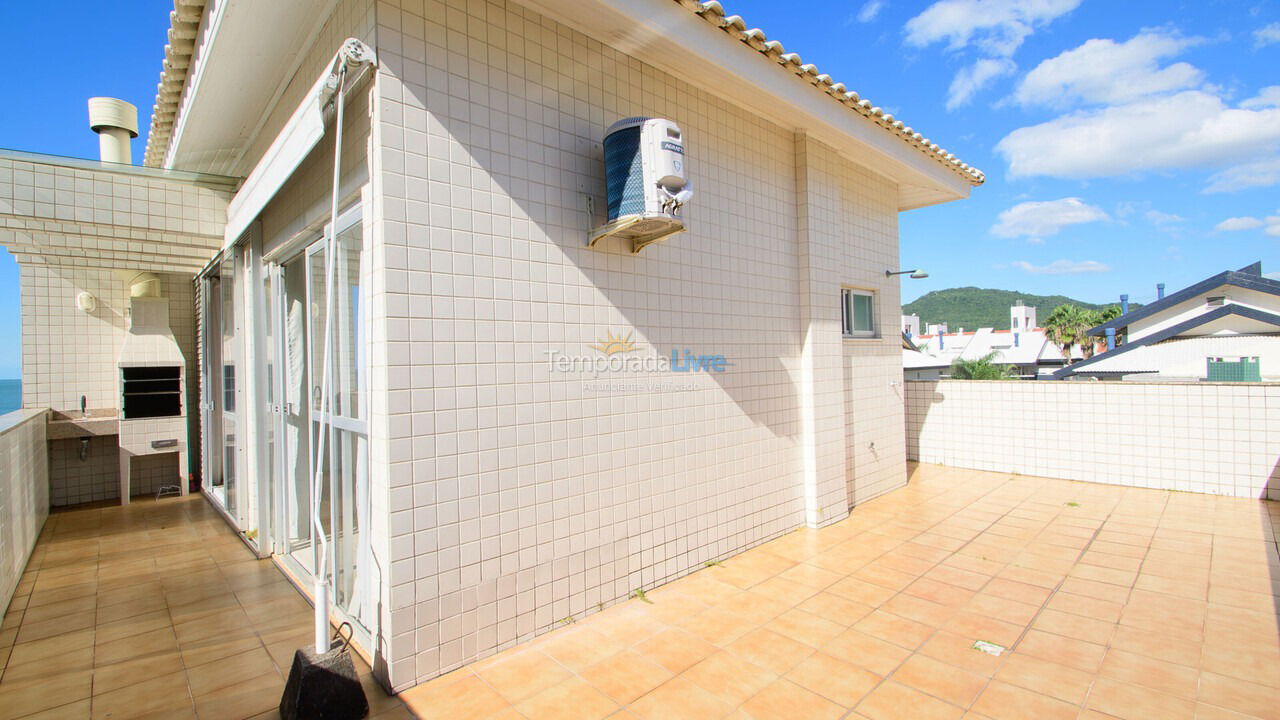 Apartamento para aluguel de temporada em Florianópolis (Brava)