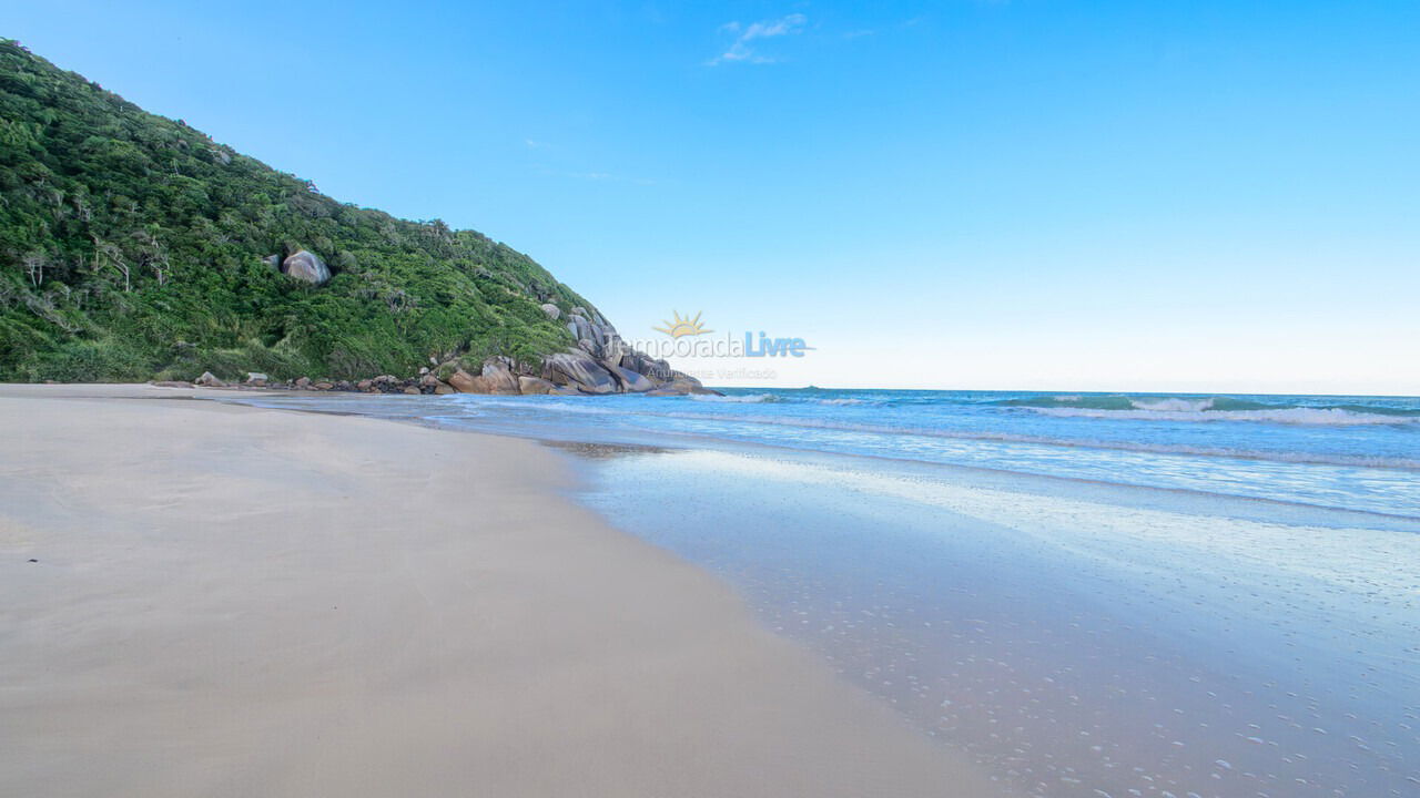Apartamento para aluguel de temporada em Florianópolis (Brava)