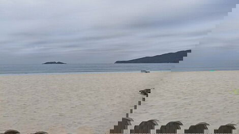 Beautiful Ocean Front Apartment in Praia dos Ingleses, book now!