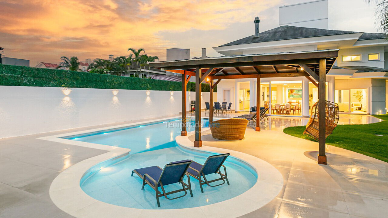 Casa para aluguel de temporada em Florianopolis (Jurerê Internacional)