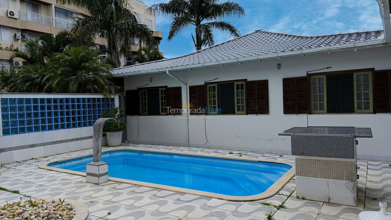 Casa para aluguel de temporada em Florianópolis (Cachoeira do Bom Jesus)
