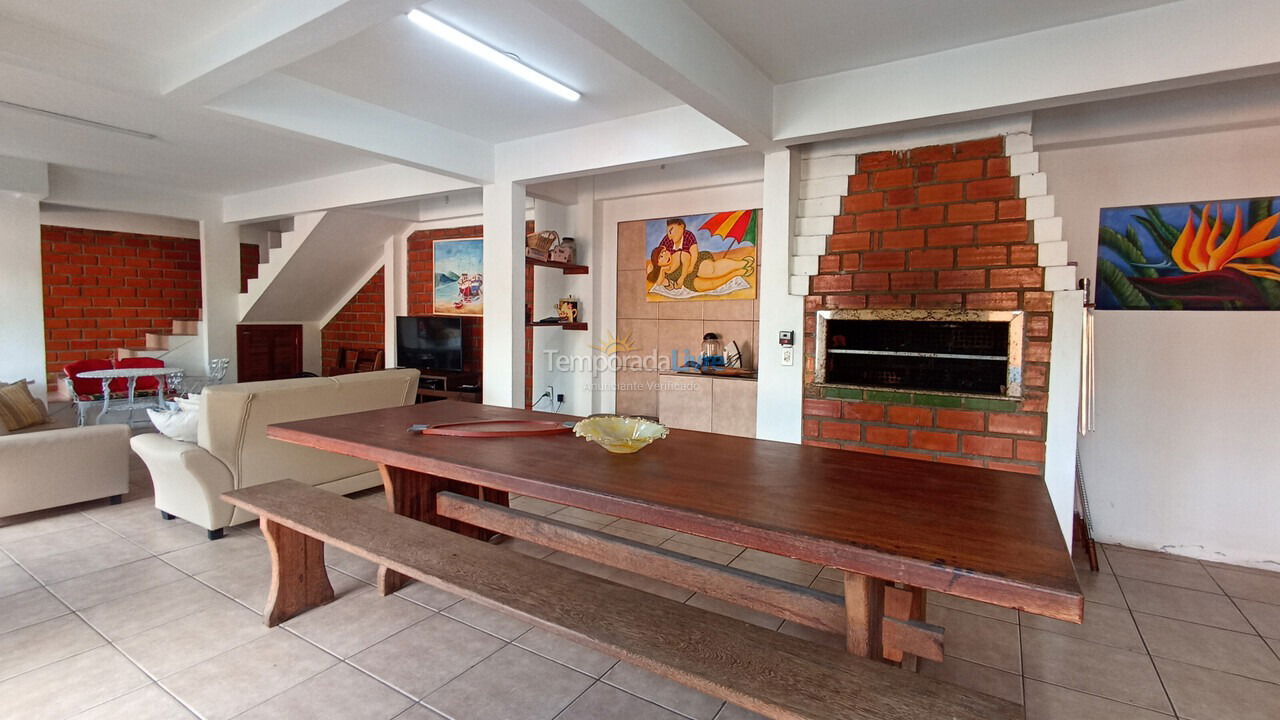Casa para aluguel de temporada em Florianopolis (Praia dos Ingleses)