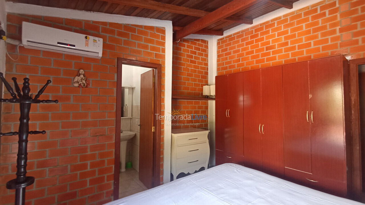 Casa para aluguel de temporada em Florianopolis (Praia dos Ingleses)