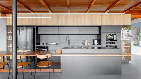 SEASIDE HOUSE ON MARISCAL BEACH