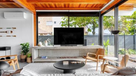 SEASIDE HOUSE ON MARISCAL BEACH