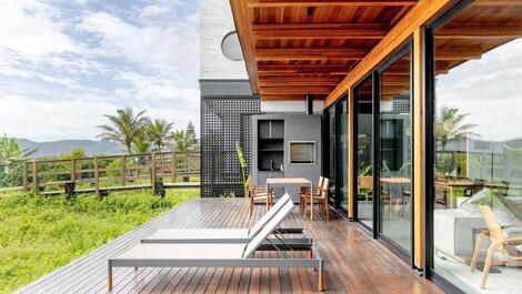 SEASIDE HOUSE ON MARISCAL BEACH