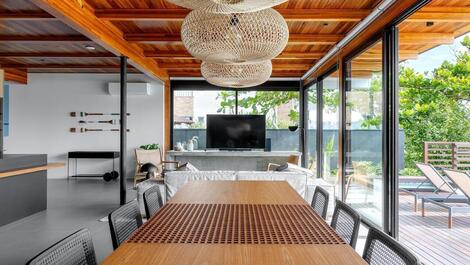 SEASIDE HOUSE ON MARISCAL BEACH