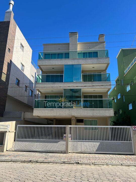 Apartamento para aluguel de temporada em Bombinhas (Praia de Quatro Ilhas)