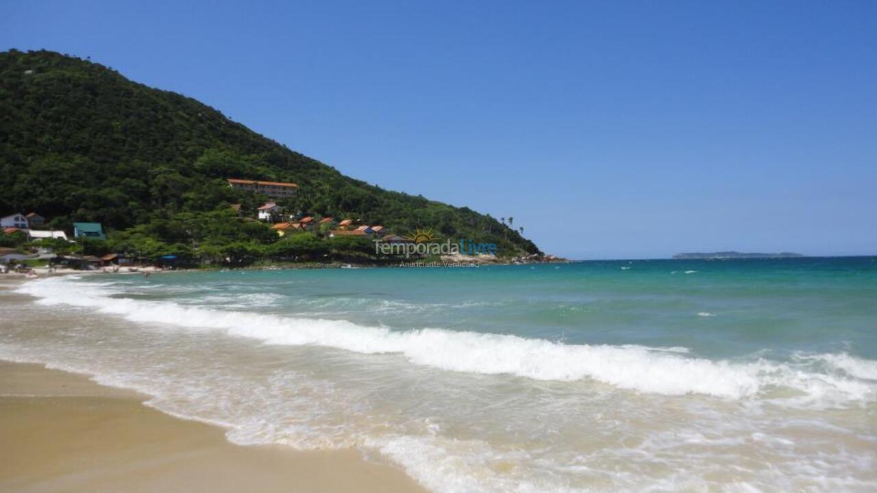 Apartamento para aluguel de temporada em Bombinhas (Praia de Quatro Ilhas)