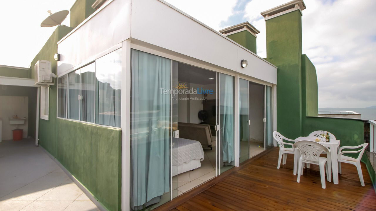 Apartamento para aluguel de temporada em Bombinhas (Praia de Quatro Ilhas)