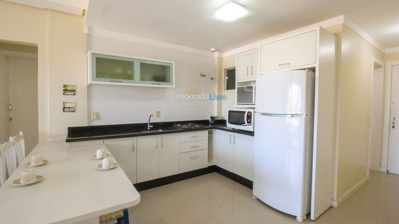 Apartamento para aluguel de temporada em Bombinhas (Praia de Quatro Ilhas)