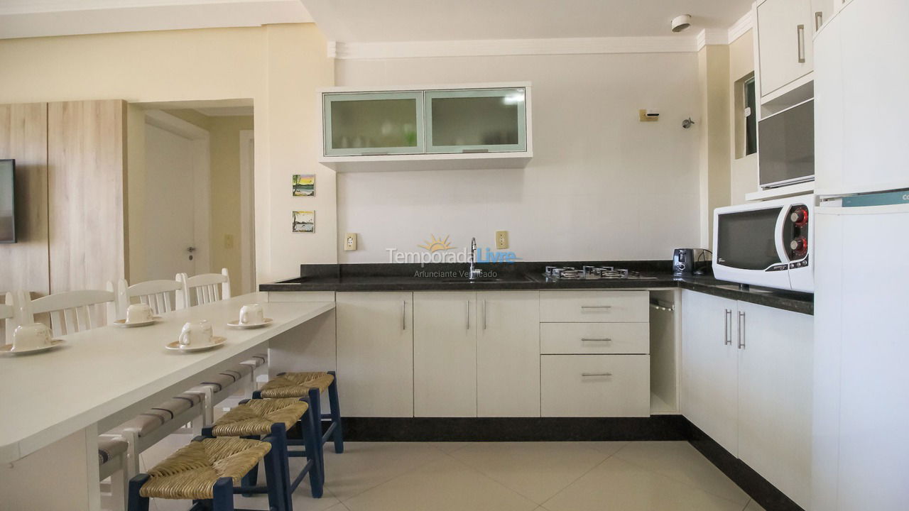Apartamento para aluguel de temporada em Bombinhas (Praia de Quatro Ilhas)