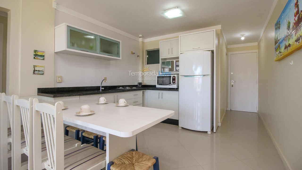 Apartamento para aluguel de temporada em Bombinhas (Praia de Quatro Ilhas)