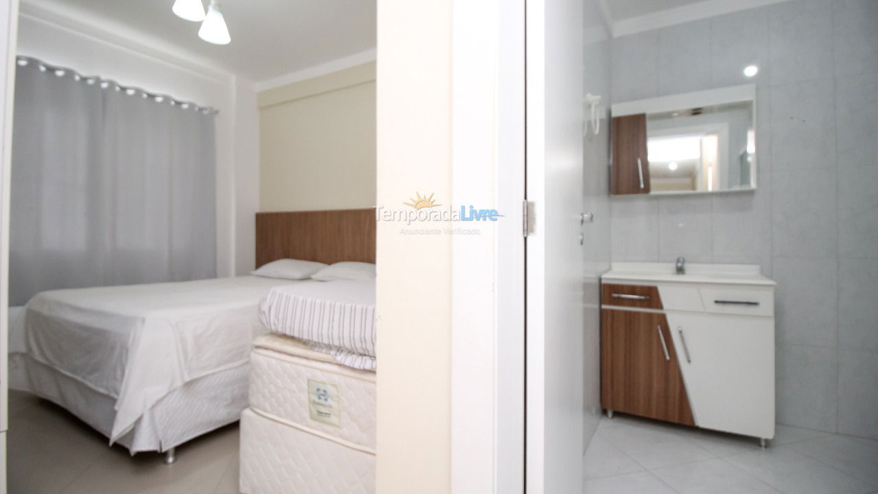 Apartamento para aluguel de temporada em Bombinhas (Praia de Quatro Ilhas)