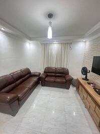 Praia Grande - Apartamento en la esquina del fuerte, a 200 metros de la playa.