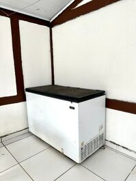 Residencial com 15 suítes e piscina à 900m da praia