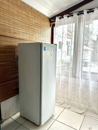 Residencial com 15 suítes e piscina à 900m da praia