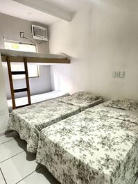 Residencial com 15 suítes e piscina à 900m da praia