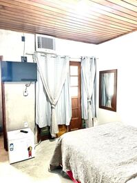 Residencial com 15 suítes e piscina à 900m da praia