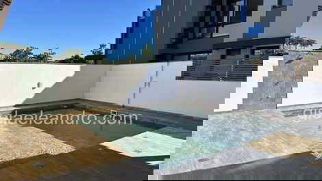 Charmosa casa com 5 suite, 100 m do mar em Jurere In