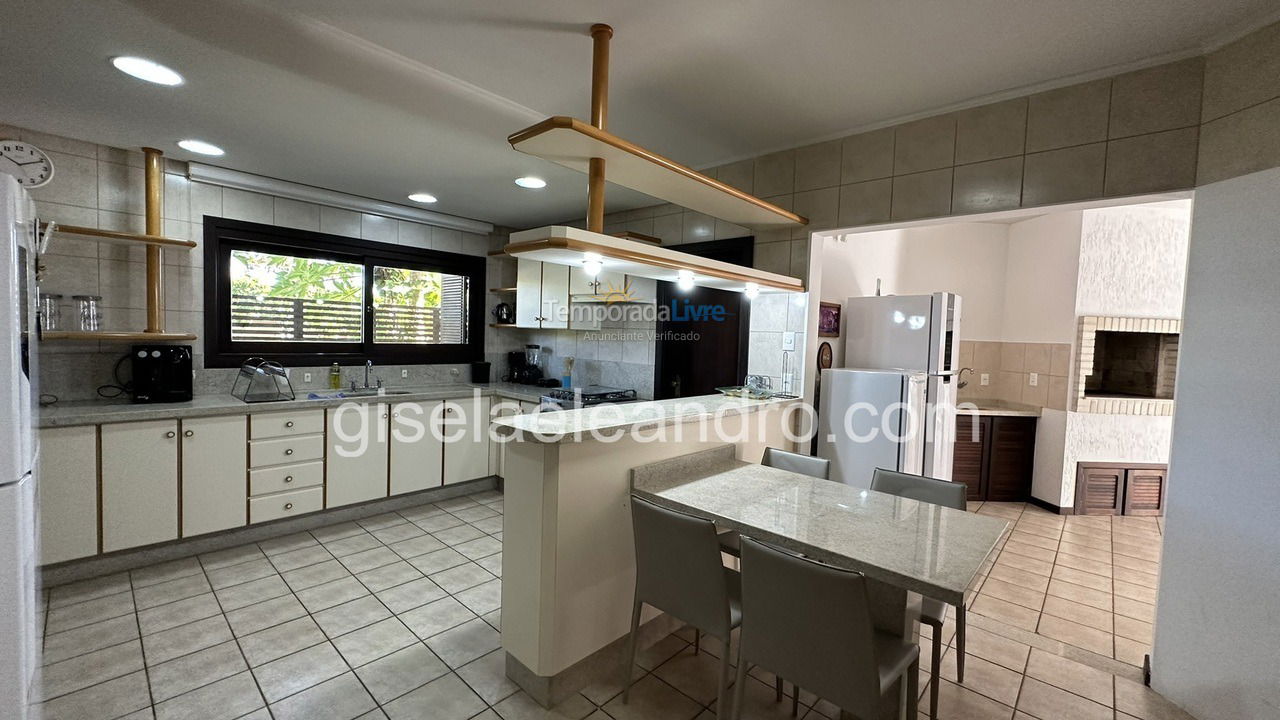 Casa para aluguel de temporada em Florianopolis (Jurerê Internacional)