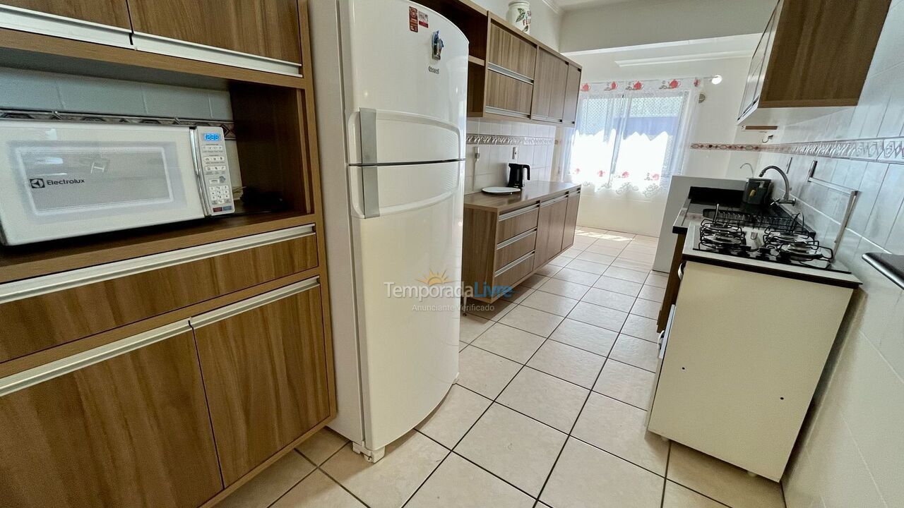 Apartamento para aluguel de temporada em Itapema (Meia Praia)