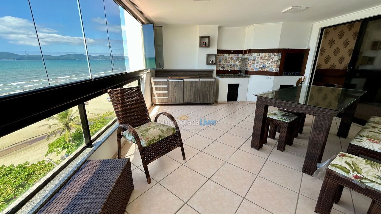 Apartamento para aluguel de temporada em Itapema (Meia Praia)