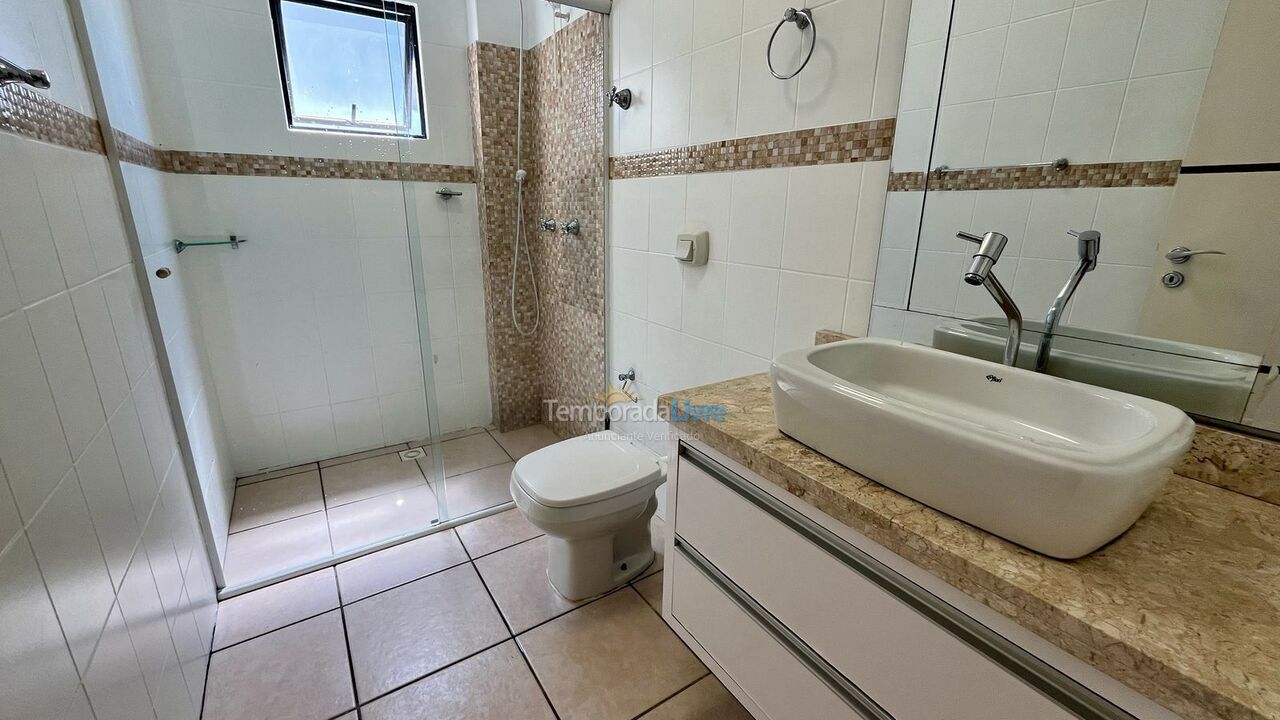 Apartamento para aluguel de temporada em Itapema (Meia Praia)