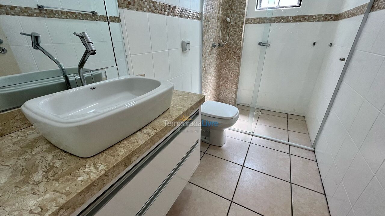 Apartamento para aluguel de temporada em Itapema (Meia Praia)